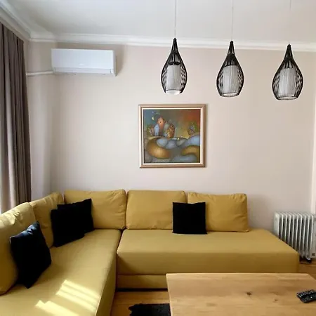 Gorgeous 2 Bdrm Fully Equipped Flat, Location アパート *