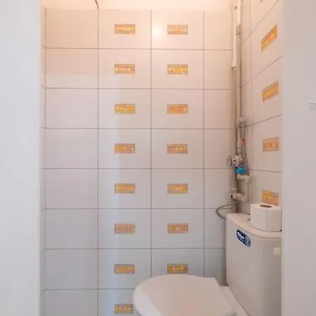 Gorgeous 2 Bdrm Fully Equipped Flat, Location 公寓 *