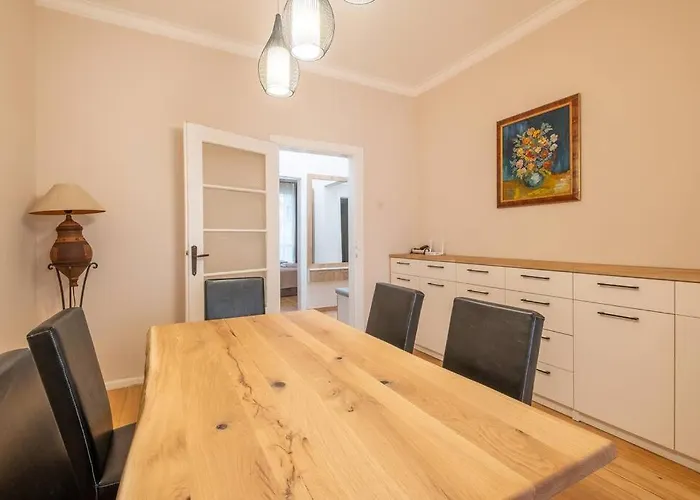 Gorgeous 2 Bdrm Fully Equipped Flat, Location Sófia