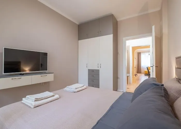 Gorgeous 2 Bdrm Fully Equipped Flat, Location Apartamento