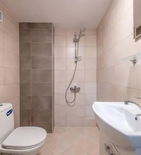 Appartement Gorgeous 2 Bdrm Fully Equipped Flat, Location *