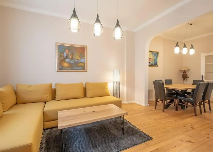 Gorgeous 2 Bdrm Fully Equipped Flat, Location Appartement