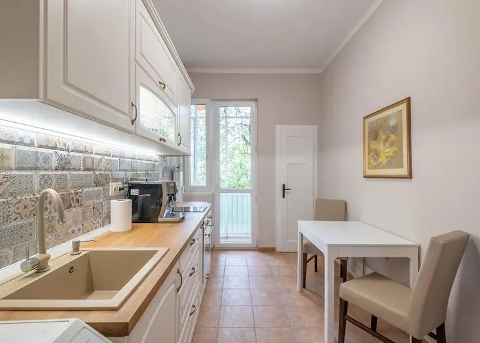 Gorgeous 2 Bdrm Fully Equipped Flat, Location * Sófia