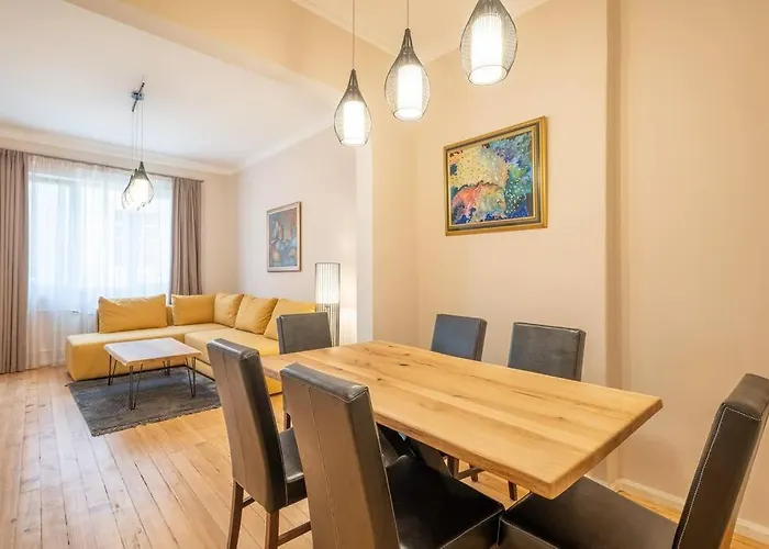 Appartement Gorgeous 2 Bdrm Fully Equipped Flat, Location *