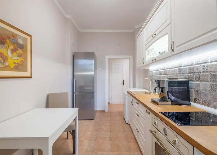 Gorgeous 2 Bdrm Fully Equipped Flat, Location Appartement *