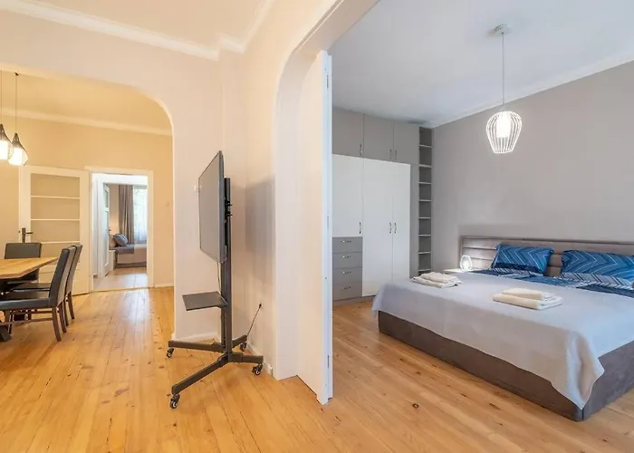 Gorgeous 2 Bdrm Fully Equipped Flat, Location * Sofia