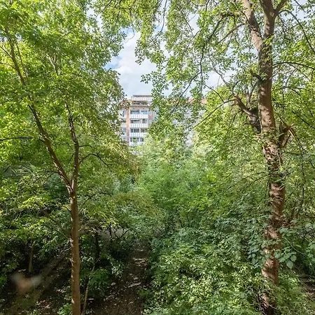 Gorgeous 2 Bdrm Fully Equipped Flat, Location Sófia