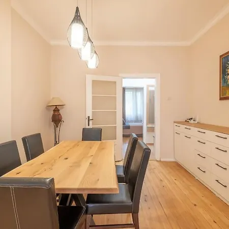 Gorgeous 2 Bdrm Fully Equipped Flat, Location Sófia