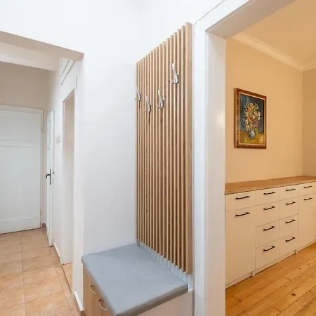 Gorgeous 2 Bdrm Fully Equipped Flat, Location * Sófia