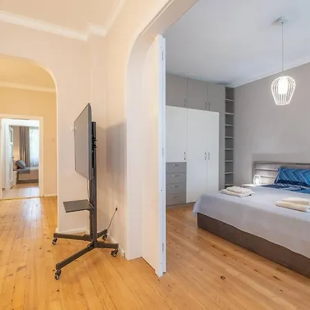 Gorgeous 2 Bdrm Fully Equipped Flat, Location * Sófia